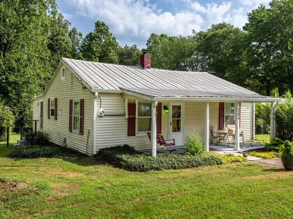 304 Martin Kings Rd, Charlottesville, VA 22902