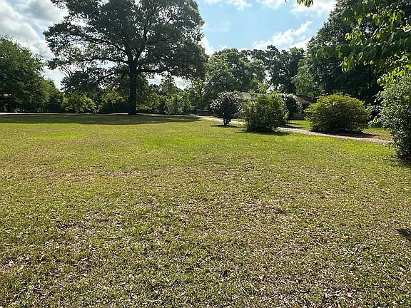 5th image of 3350 Woodard Dr