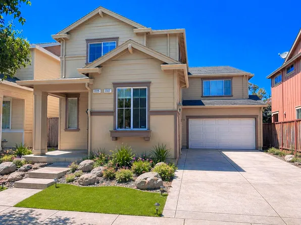 2225 Versailles St, Santa Rosa, CA 95403