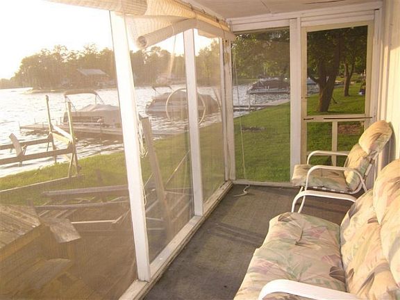 3rd image of 731 Lakeside Dr