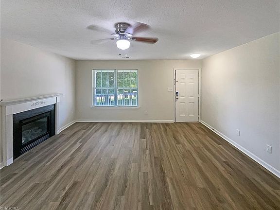 3rd image of 301 Bedford Park Dr