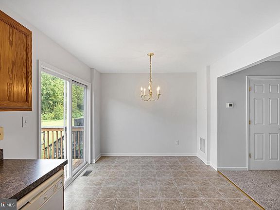 4th image of 192 Preston Ln