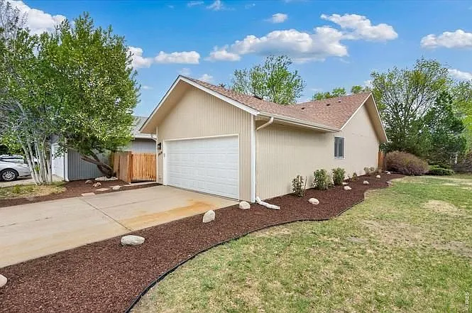 5434 Fossil Ct N — Photo 2