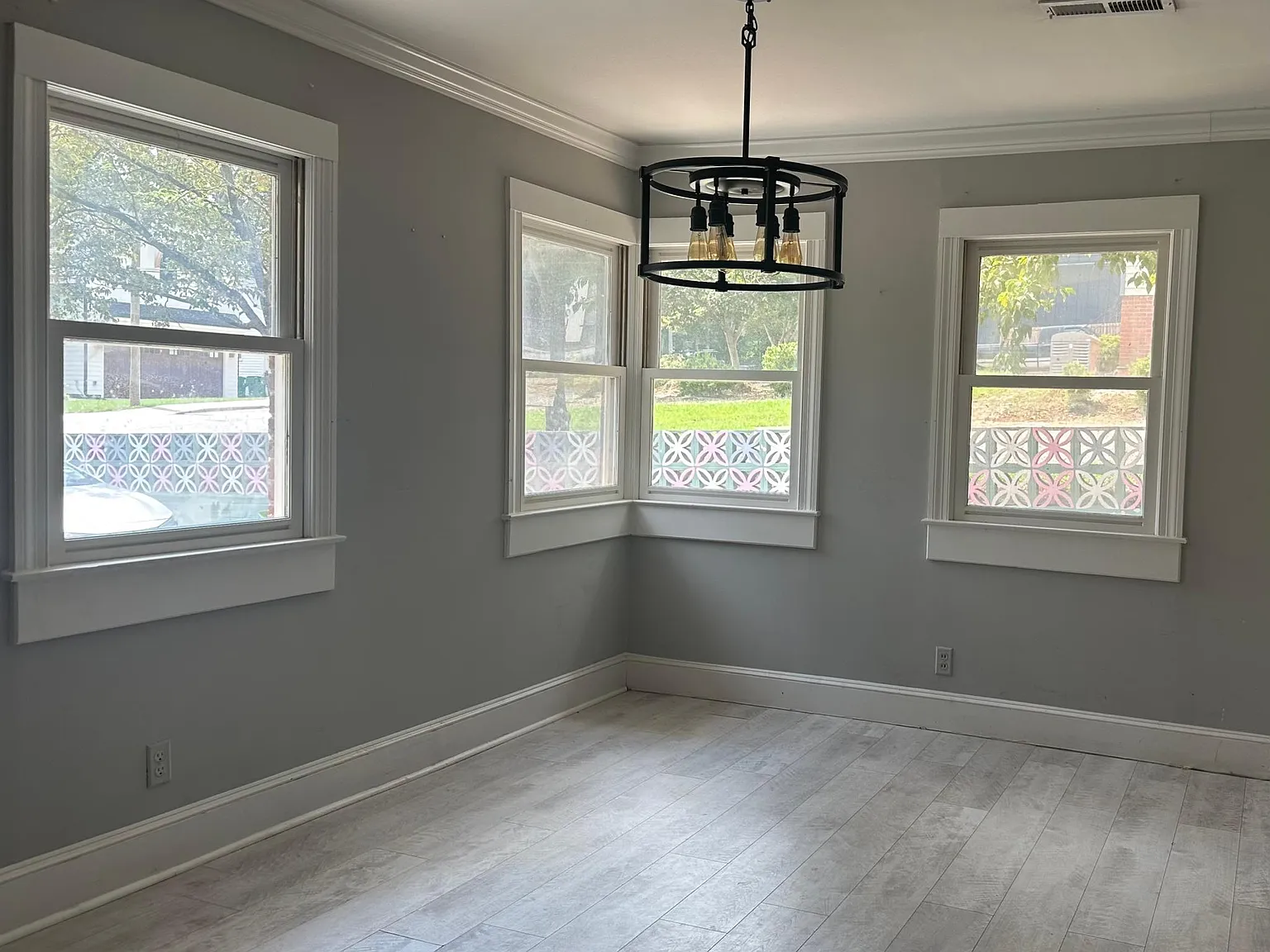 1629 Chippendale Rd — Photo 3