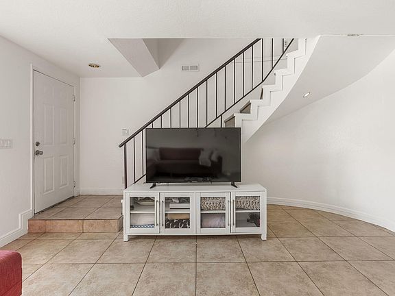 4th image of 1330 W Indian Hills Dr Unit 10