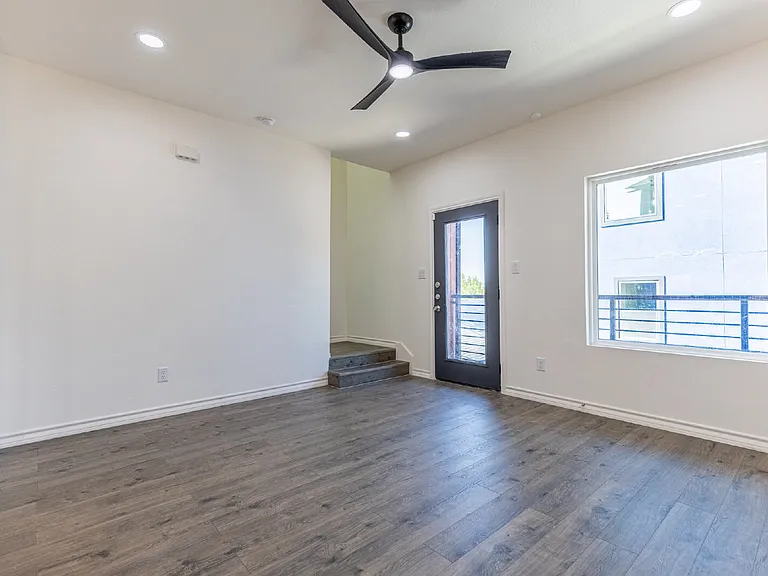 118 Shenandoah St #202 — Photo 16