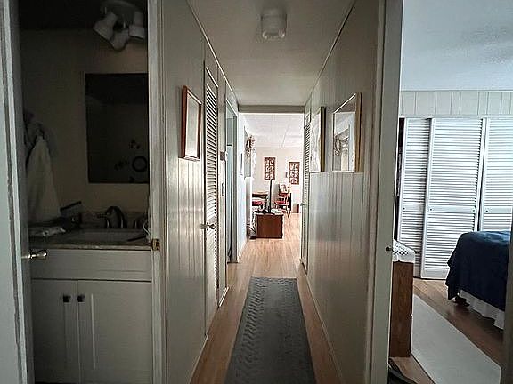 3rd image of 118 King Dr