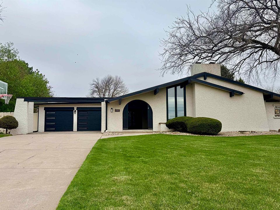 1st image of 1741 Highland Dr