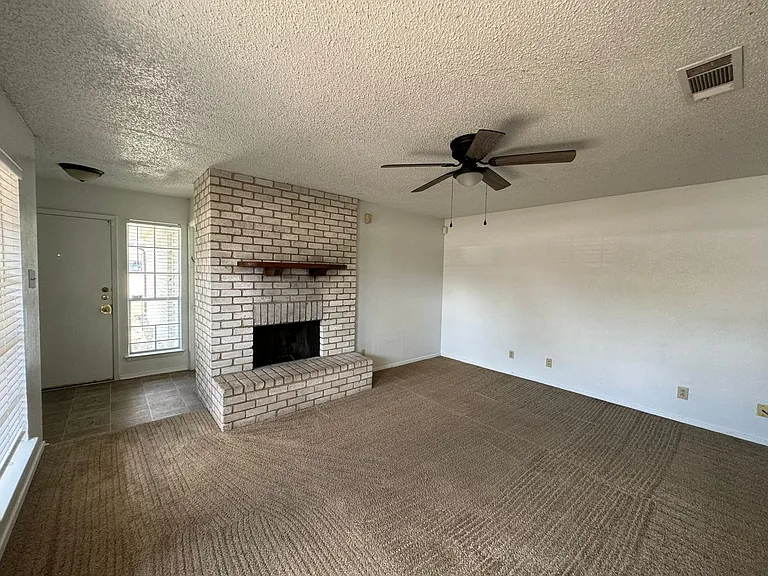 2112 Hinkle Ave — Photo 5