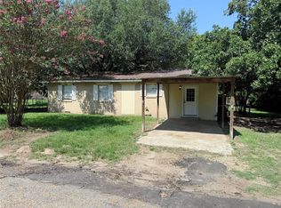 908 Sycamore St, Athens, TX 75751
