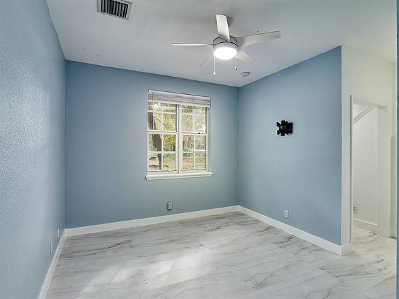3rd image of 463 Schoolhouse Road