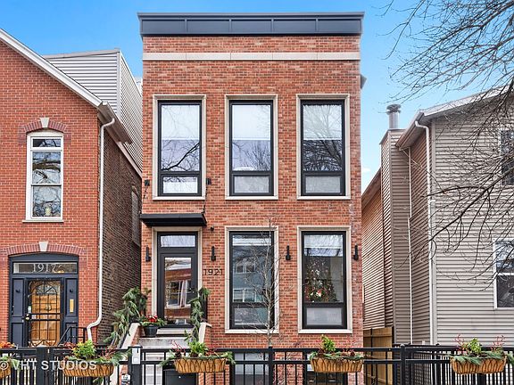2nd image of 1921 W Erie St