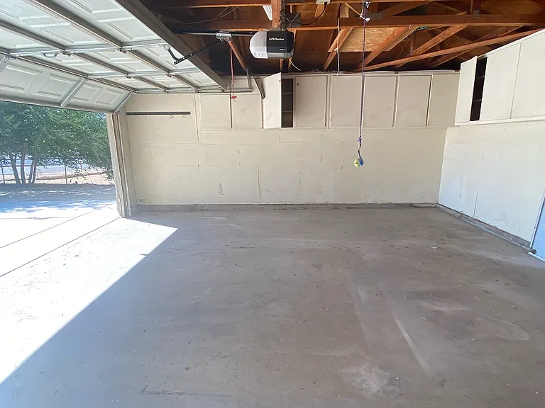 16463 Solvang Ave — Photo 32