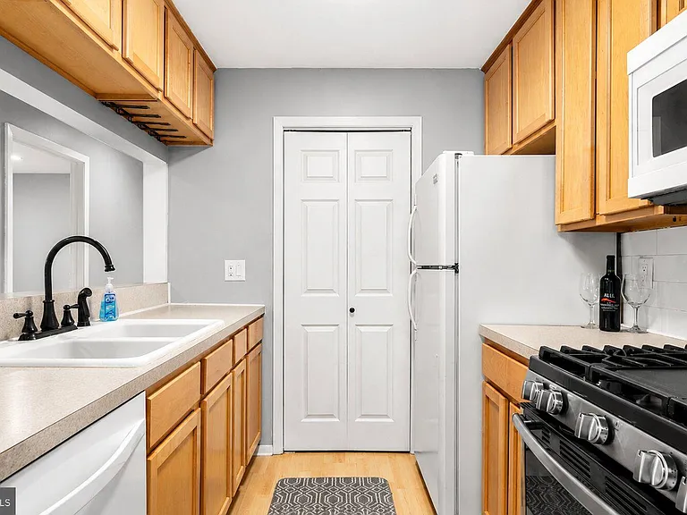 2305 Eagle Row — Photo 8