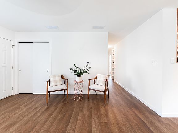 4th image of 5611 N Renwood Ave