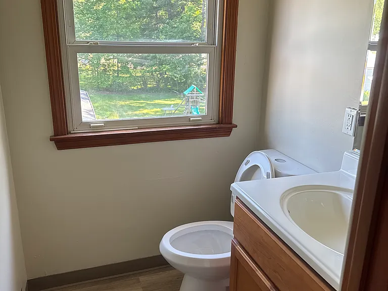 1813 Robbins Ave — Photo 7