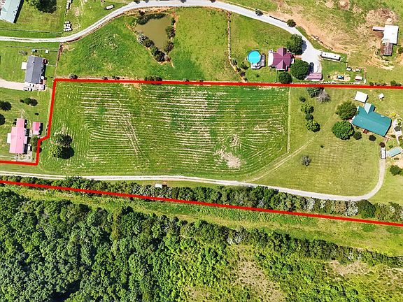 3rd image of 205 Clyde Miller Dr