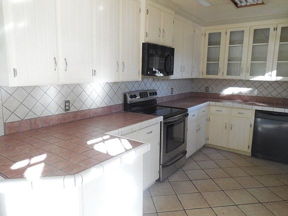 3rd image of 608 Chapelwood Dr