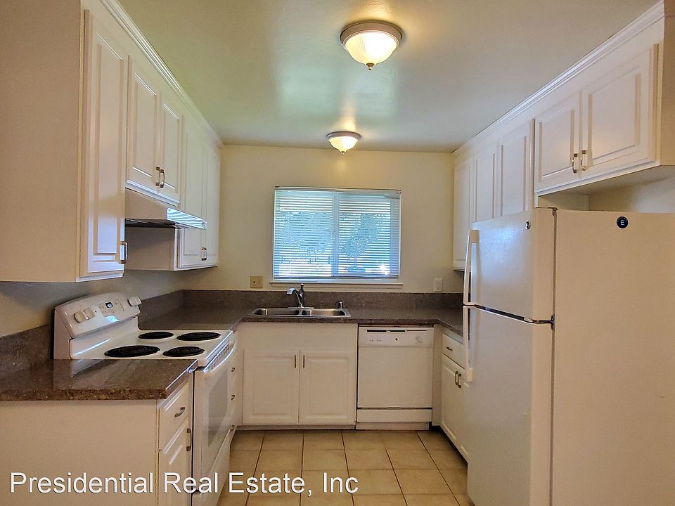 1st image of 555 Nido Dr APT 1