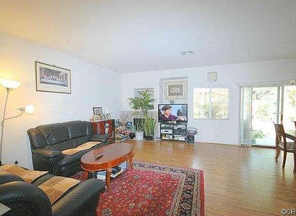 4th image of 1595 W Katella Ave