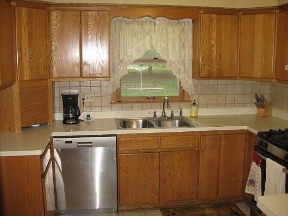 3rd image of 4905 W Terry Ave