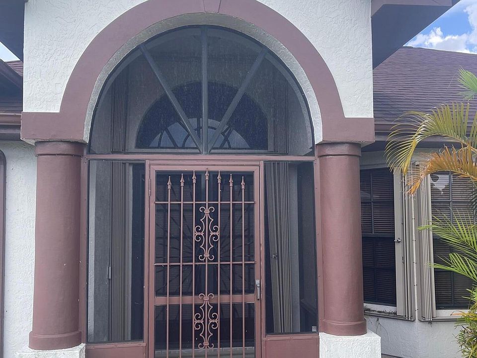 2nd image of 3128 SE Card Terrace N