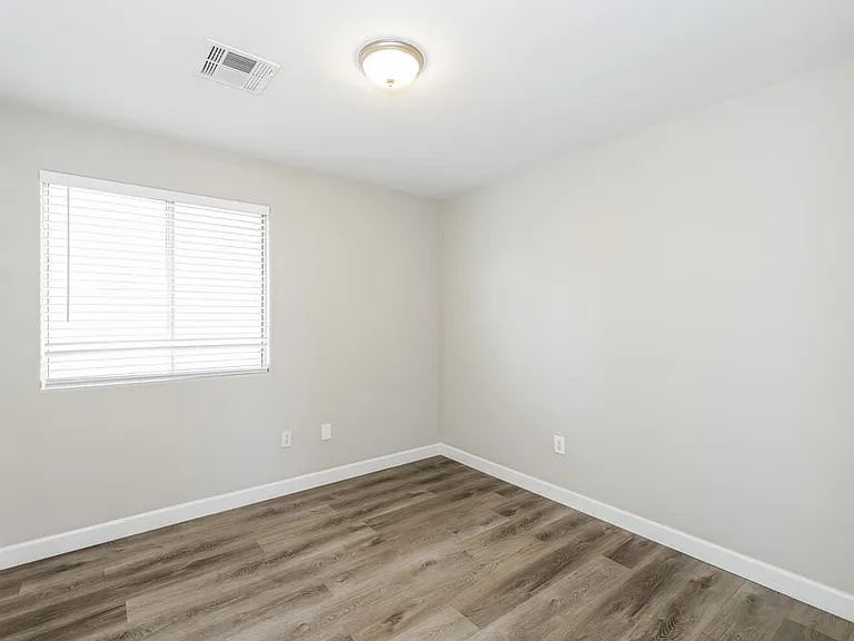 9289 Hainsworth Ave — Photo 13