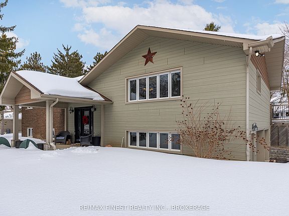 4th image of 2518 Rideau Ferry Rd