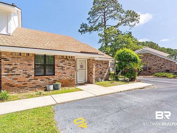 2nd image of 328 Clubhouse Dr APT 4-D