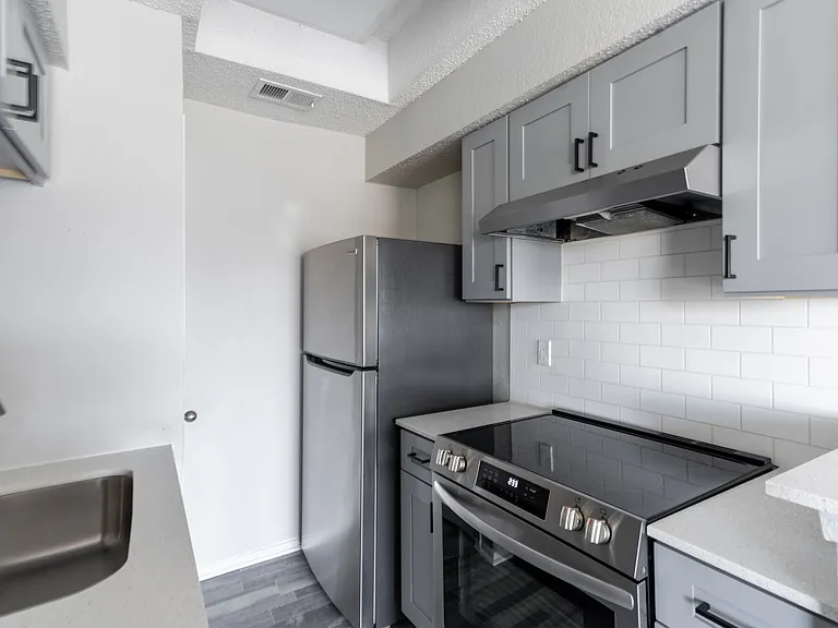 Ronan Apartment Homes — Photo 64