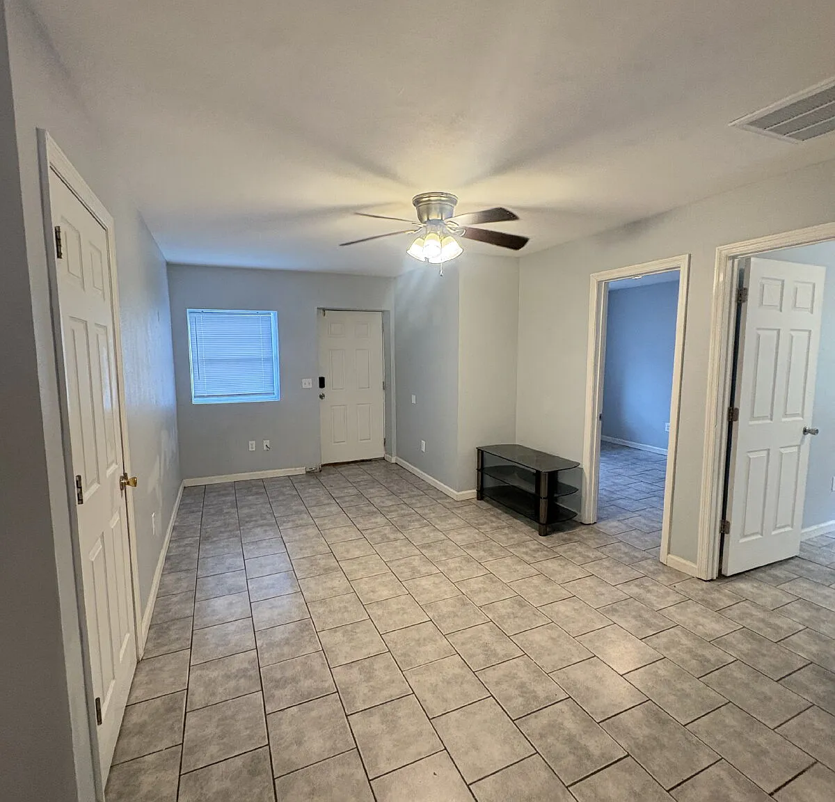 4 bed, 2.0 bath, 1100 sqft, $1,395 — Photo 4