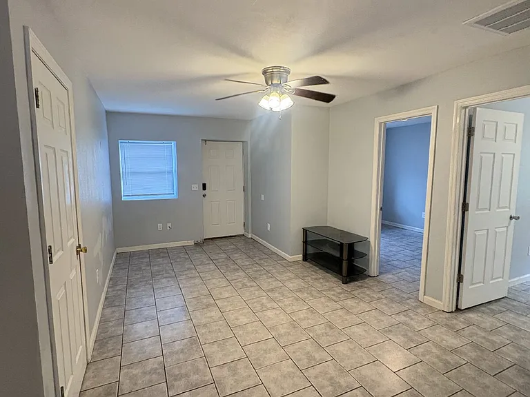 1717 Harris St #2 — Photo 4