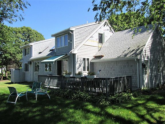 3rd image of 25 Squibnocket Dr