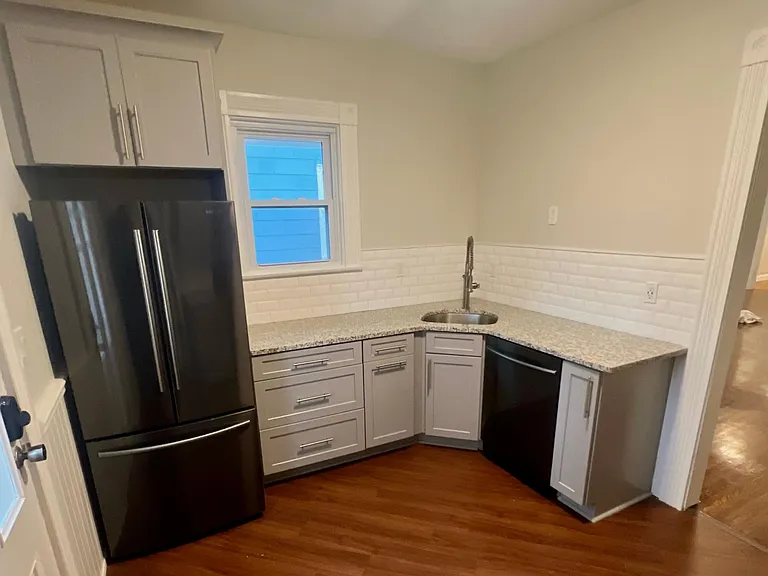 497 Averill Ave — Photo 2