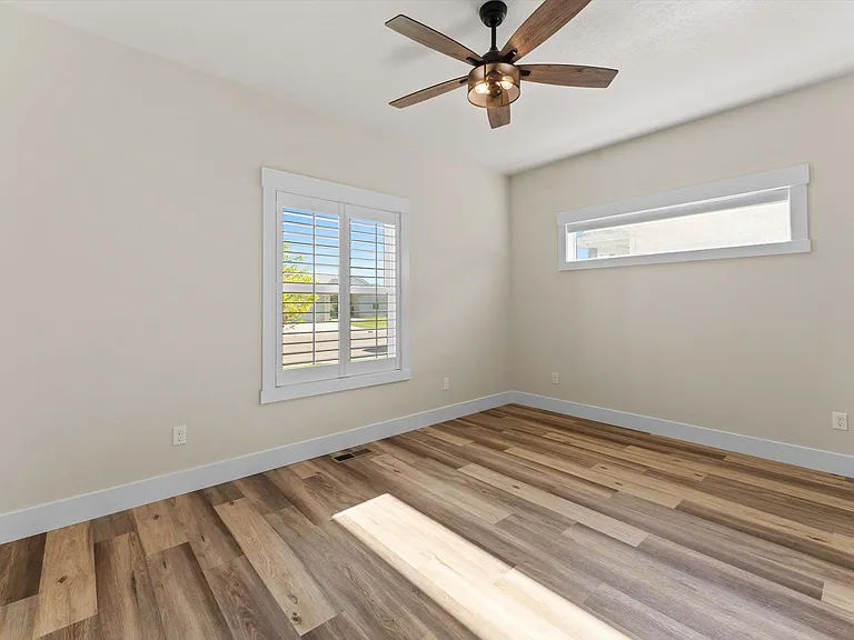 1065 SW Camille Dr — Photo 23