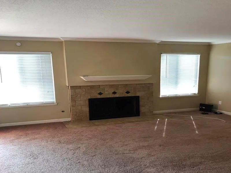 Building Photo - 1177 Norwegian Ave #13