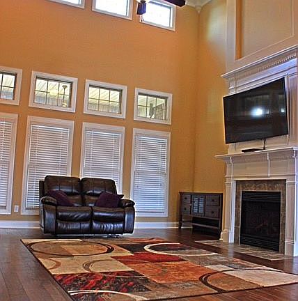5th image of 200 Woodgrove Dr NW
