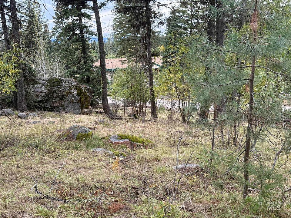 2nd image of 1365 Majestic View Dr