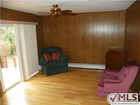 4th image of 64 Prince Charles Dr