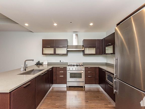 2nd image of 6 N Michigan Ave #909B