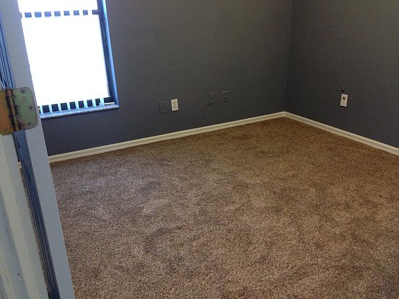 3rd image of 667 Hardwood Cir