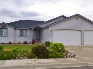 2456 Harvester Loop, East Wenatchee, WA 98802