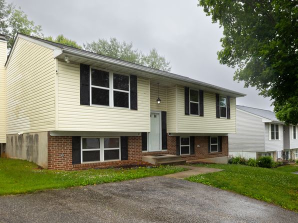 8 Upman Ct