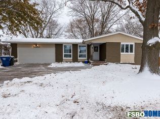 1911 E 32nd St, Davenport, IA 52807