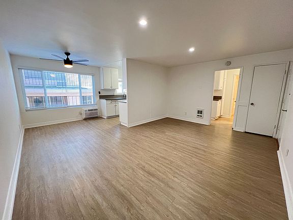 2nd image of 954 Palm Ave #218