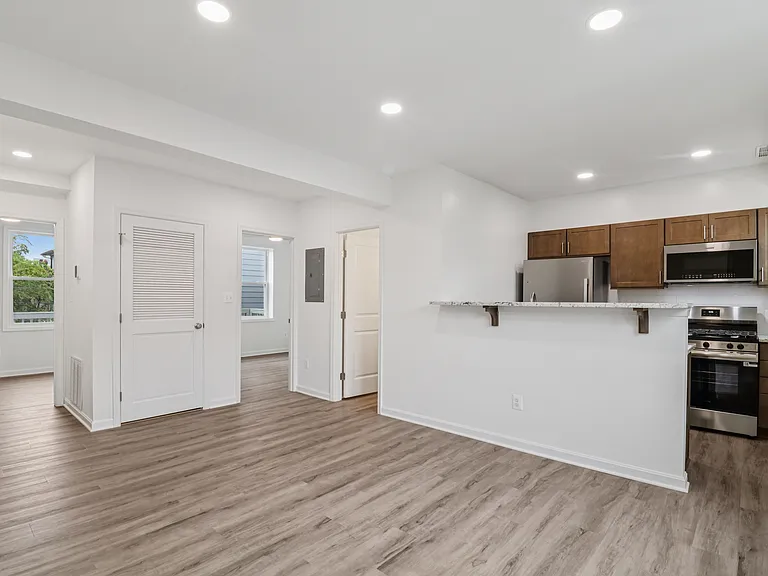 303 Seaton Pl NE #4 — Photo 7