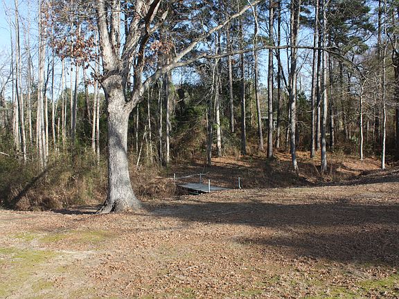 3rd image of 1405 Commanche Cir