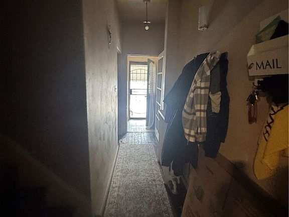 5th image of 118 N Mathilda St