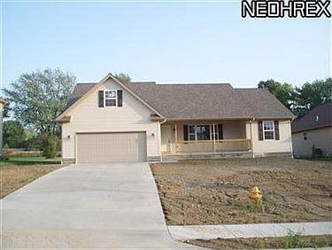 1st image of 15 Cherokee Ln
