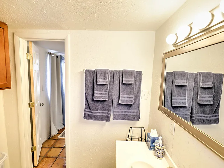 2805 E Lee St — Photo 19